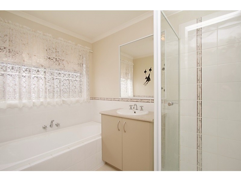 68 Myrtle Road, Ascot VIC 3551