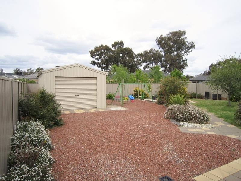 68 Myrtle Road, Ascot VIC 3551