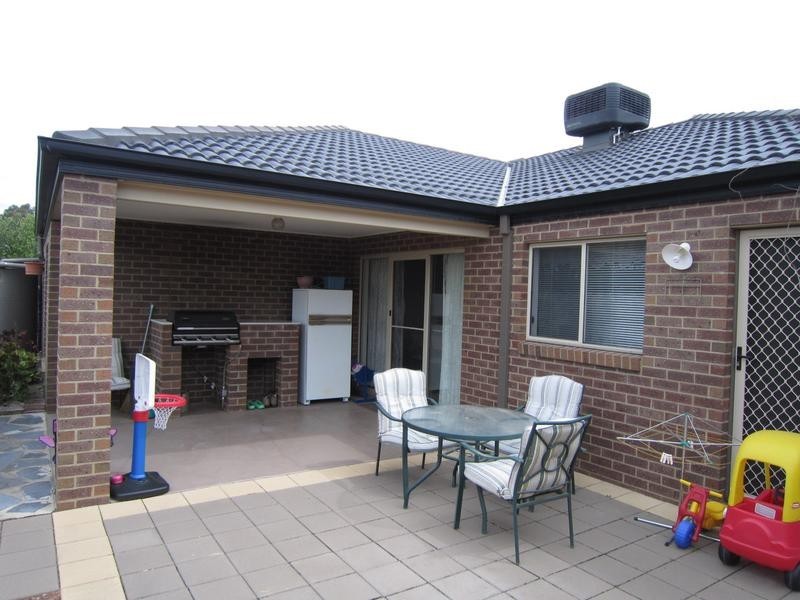 68 Myrtle Road, Ascot VIC 3551