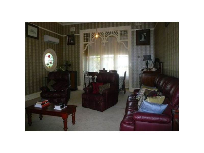 24 Currie Street, Charlton VIC 3525