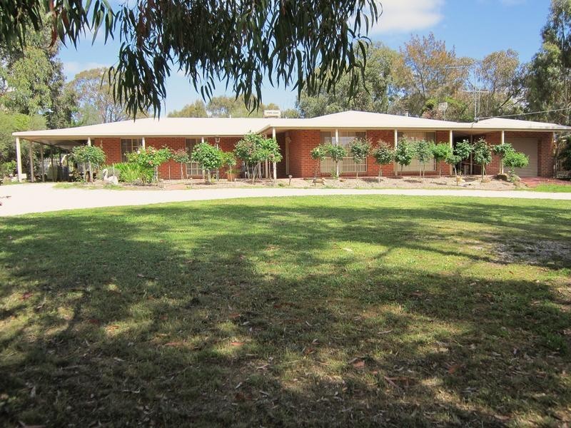 12 Dawson Drive, Maiden Gully VIC 3551