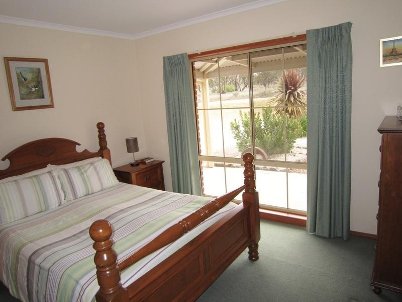 31 Golf Park Road, Charlton VIC 3525