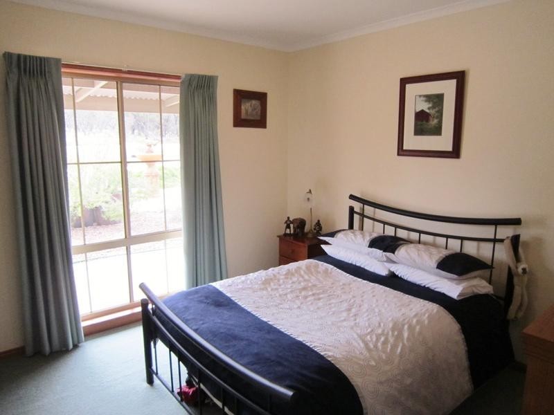 31 Golf Park Road, Charlton VIC 3525