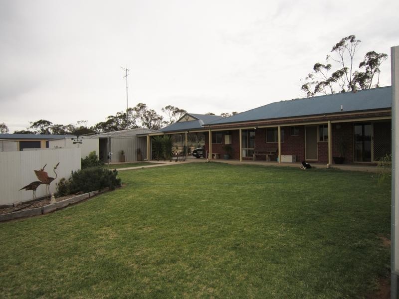 31 Golf Park Road, Charlton VIC 3525