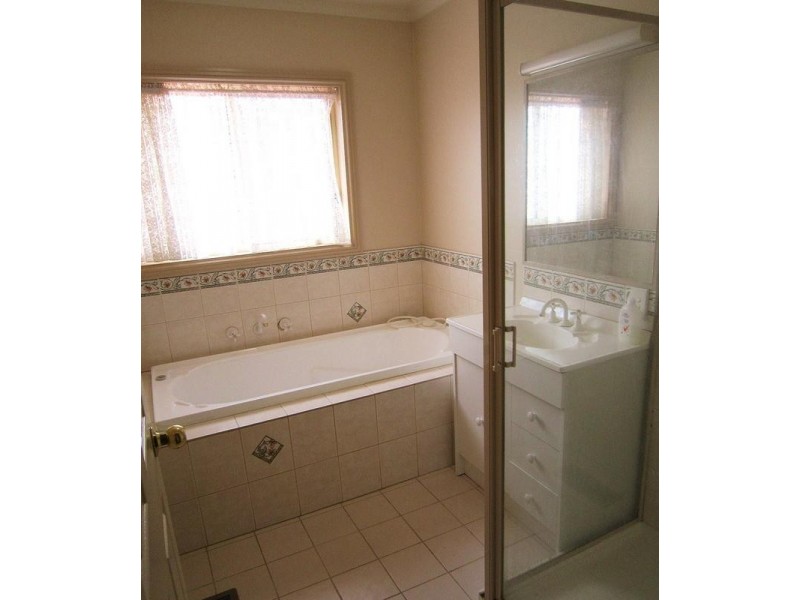 3 Kate Close, Kennington VIC 3550