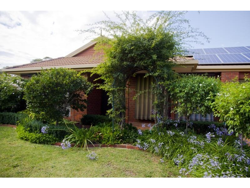 4 Hollywood Court, Strathdale VIC 3550