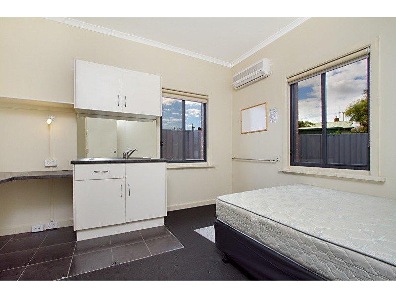 32 Churchill Avenue, Flora Hill VIC 3550