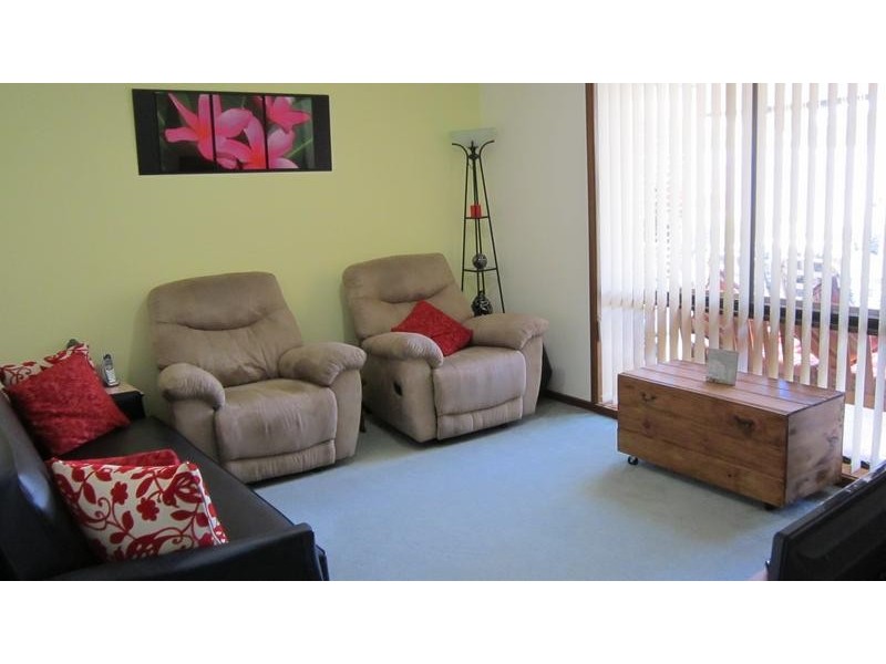 8 Pearce Street, California Gully VIC 3556