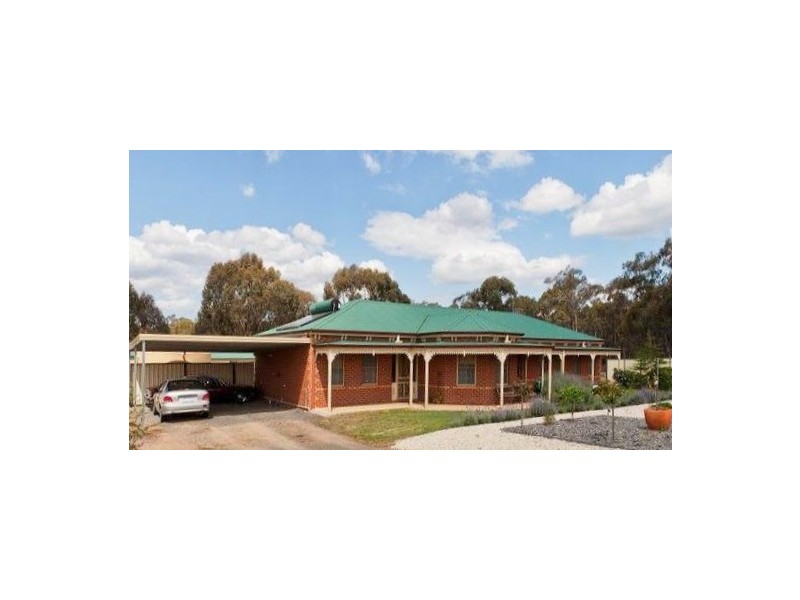 2 Holmes Road, Huntly VIC 3551