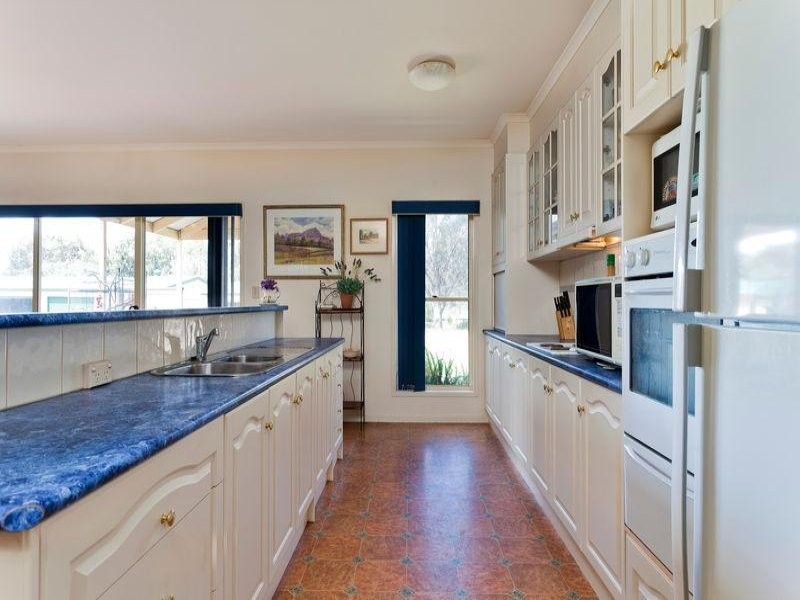 2 Holmes Road, Huntly VIC 3551