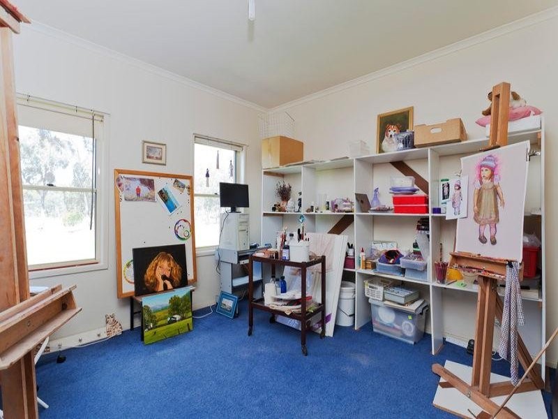 2 Holmes Road, Huntly VIC 3551