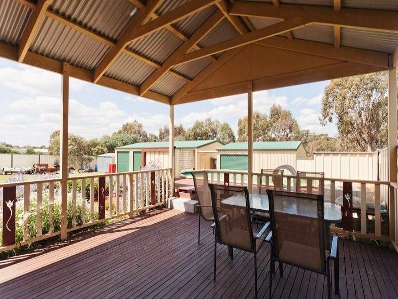 2 Holmes Road, Huntly VIC 3551