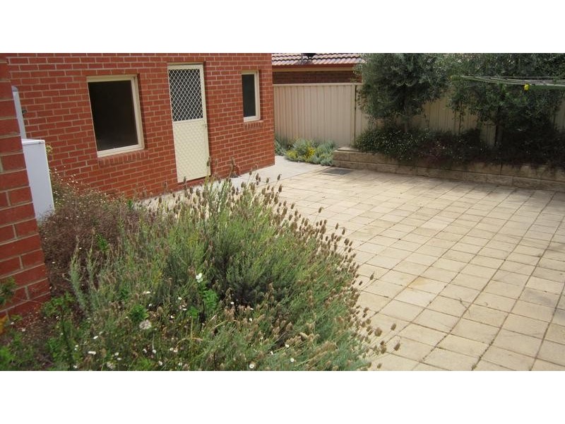 1 Kate Close, Kennington VIC 3550