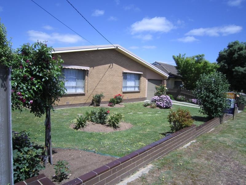 14 Ford Street, Kangaroo Flat VIC 3555