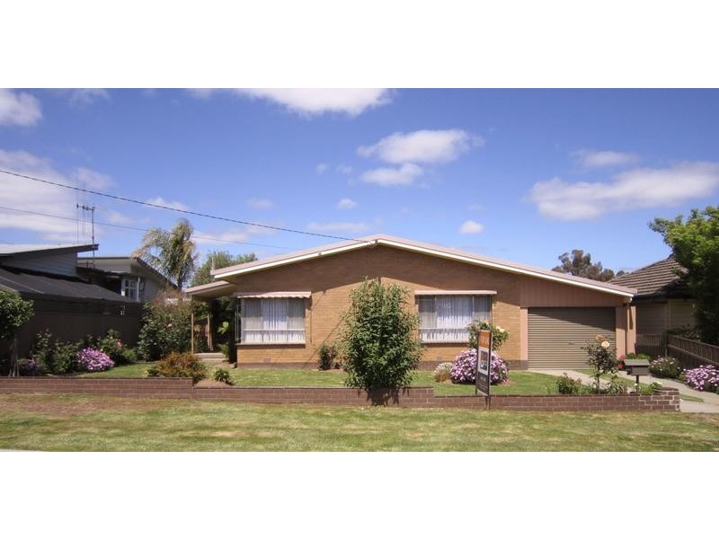 14 Ford Street, Kangaroo Flat VIC 3555