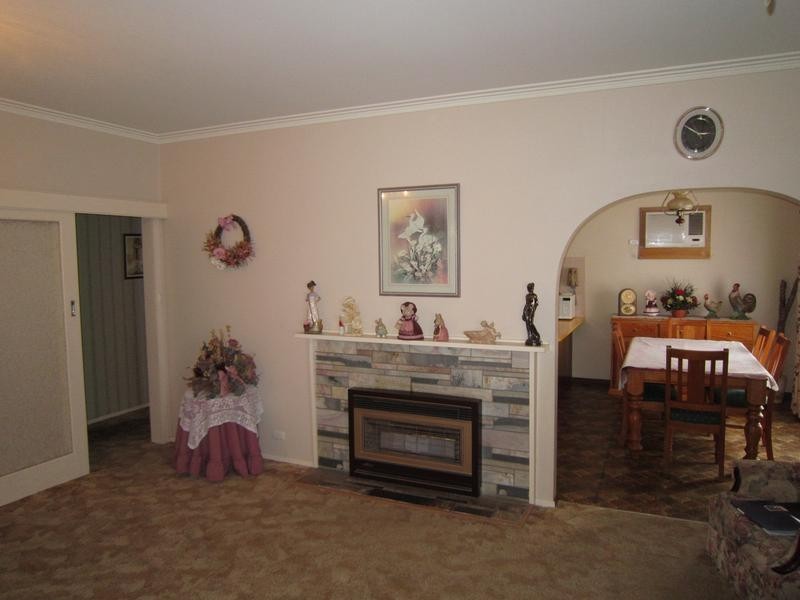 14 Ford Street, Kangaroo Flat VIC 3555