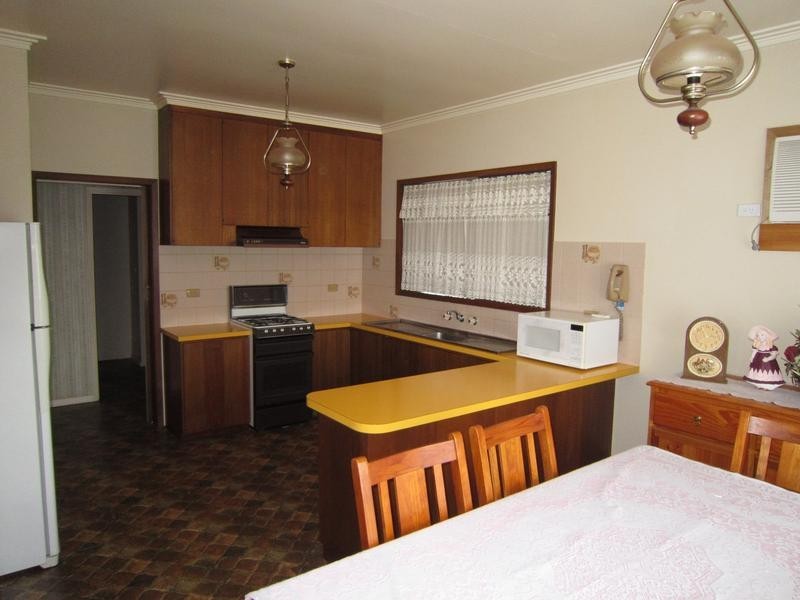14 Ford Street, Kangaroo Flat VIC 3555
