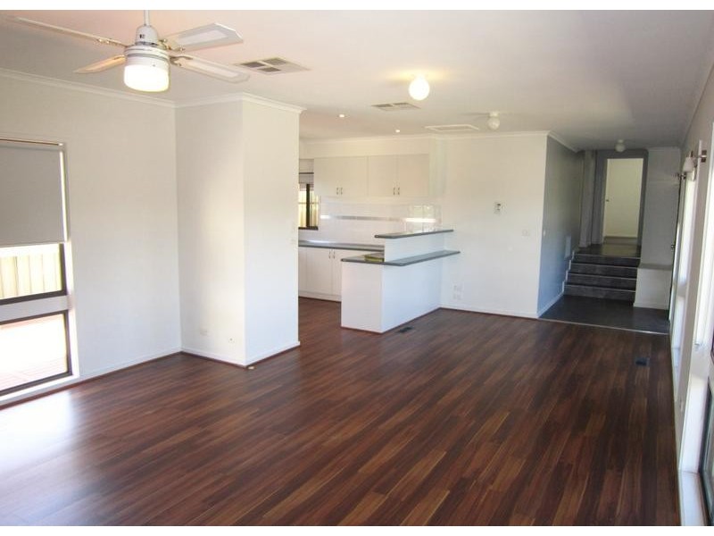 17 Lansell Street, Kangaroo Flat VIC 3555