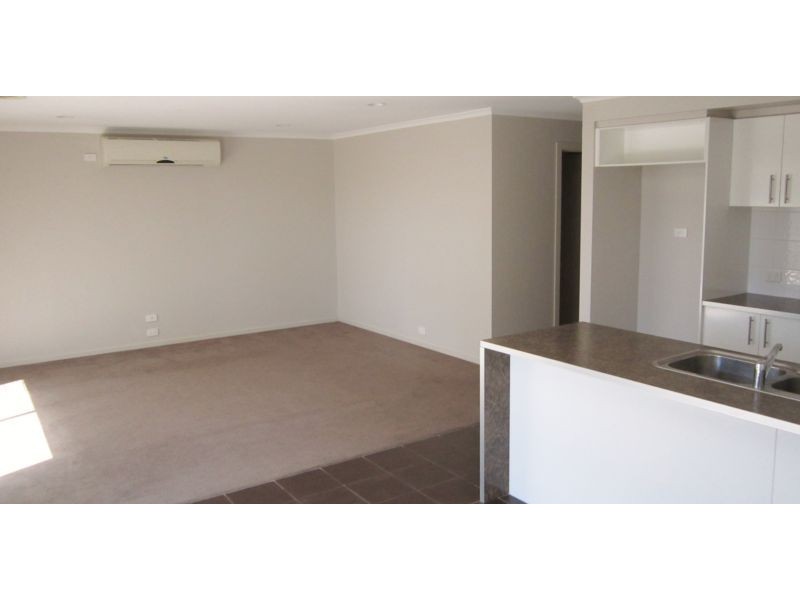 8 Kai Close, Epsom VIC 3551
