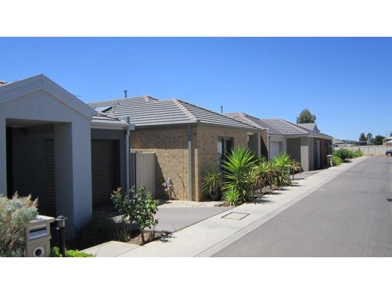 8 Kai Close, Epsom VIC 3551
