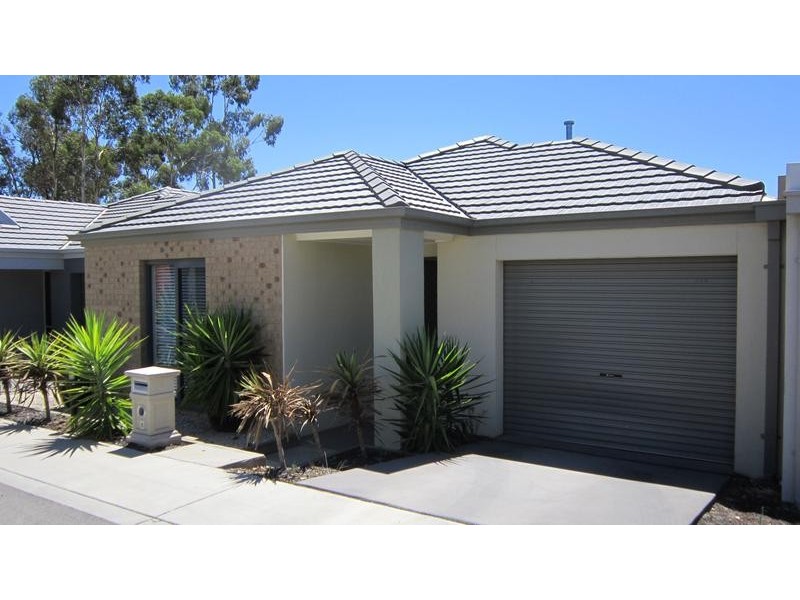 8 Kai Close, Epsom VIC 3551