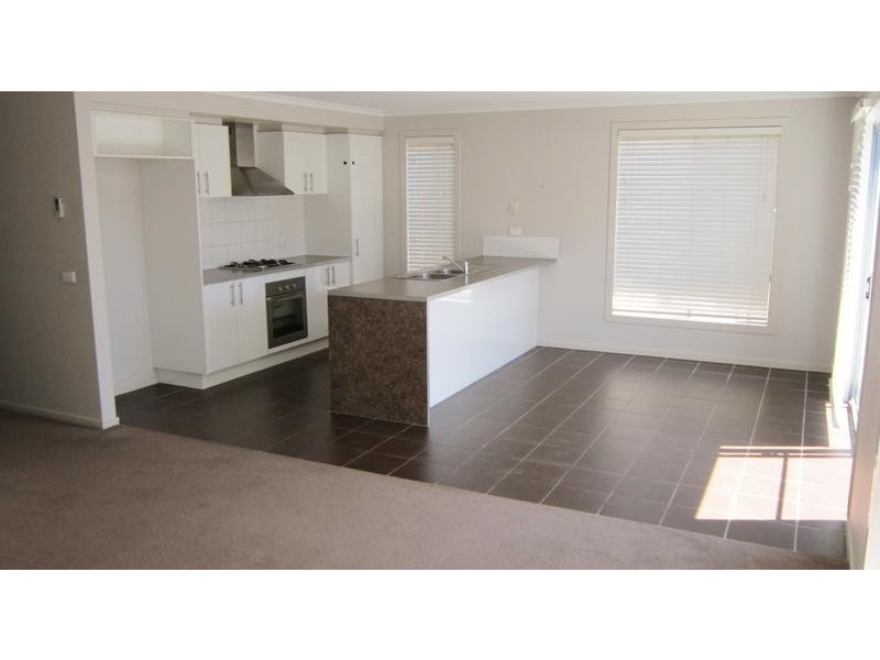 8 Kai Close, Epsom VIC 3551