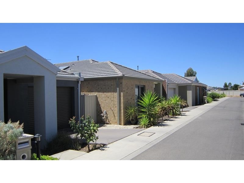 8 Kai Close, Epsom VIC 3551