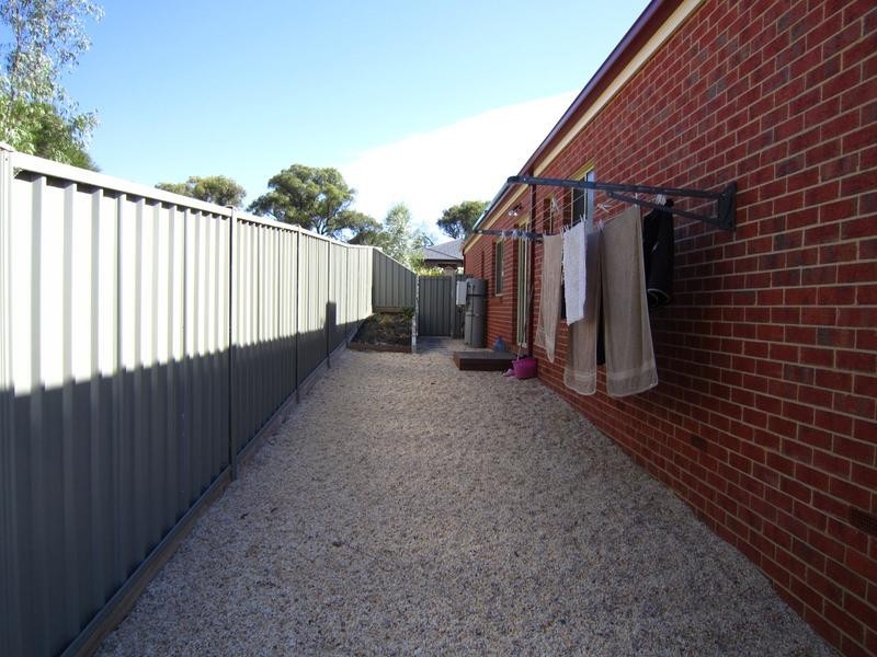 13 Poorinda Crescent, Kangaroo Flat VIC 3555