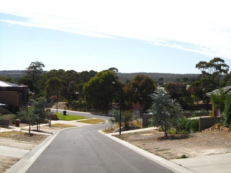 13 Poorinda Crescent, Kangaroo Flat VIC 3555