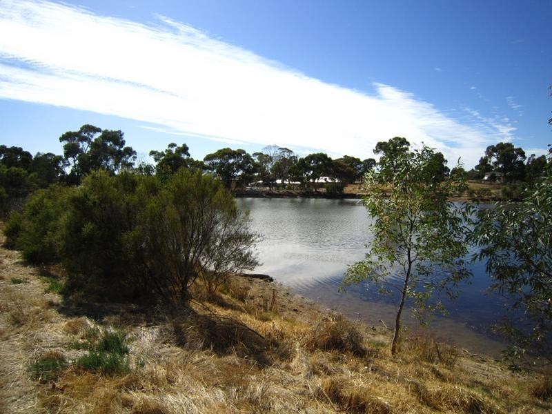 13 Poorinda Crescent, Kangaroo Flat VIC 3555