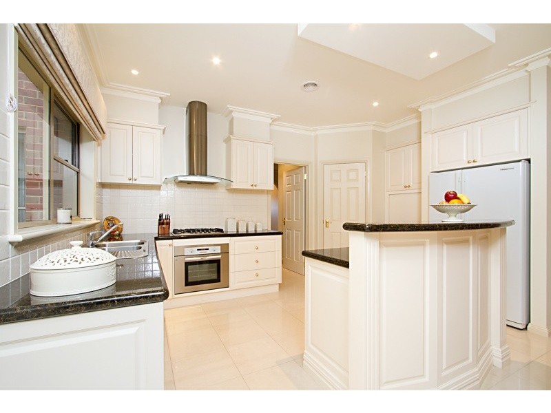 5 Adelle Court, Strathdale VIC 3550