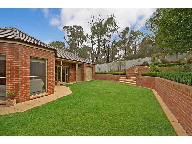 5 Adelle Court, Strathdale VIC 3550