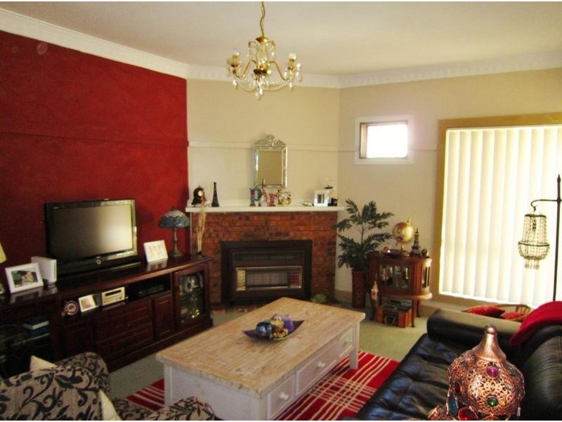 13 Guthrie, Kangaroo Flat VIC 3555