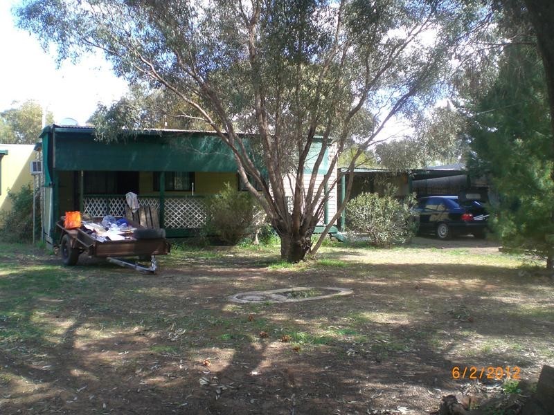 11 Fanning St, Charlton VIC 3525