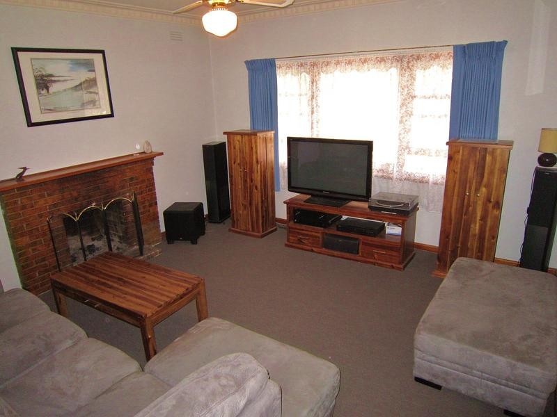 40 Benghasi Ave, Golden Square VIC 3555