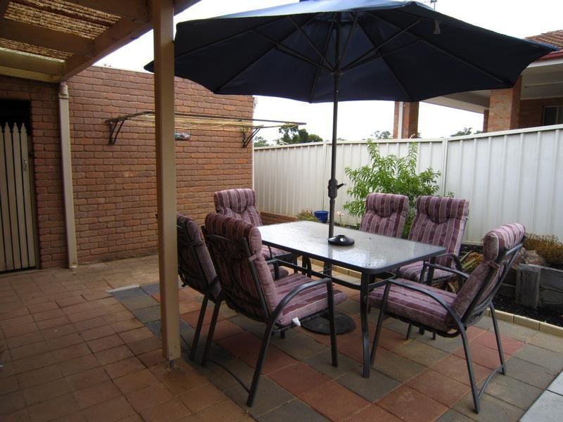 19 Pittaway St, Kangaroo Flat VIC 3555