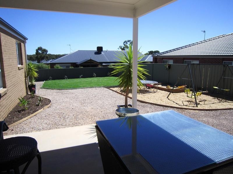 30 Highland Way, Maiden Gully VIC 3551