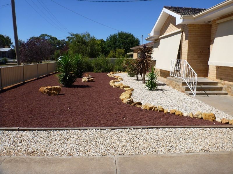 1 Fanning St, Charlton VIC 3525