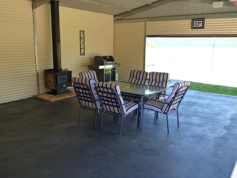 1 Fanning St, Charlton VIC 3525