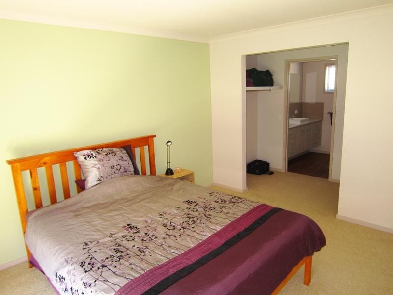 8 Metropolitan Drive, Eaglehawk VIC 3556