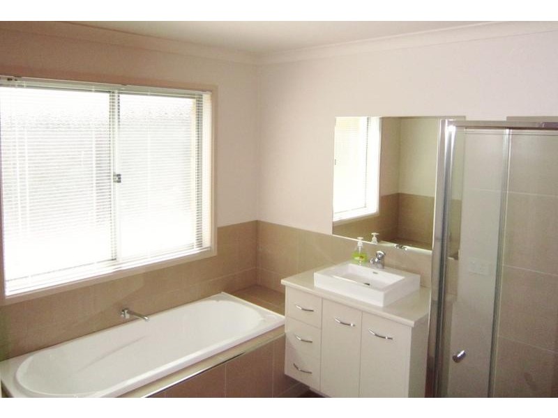 8 Metropolitan Drive, Eaglehawk VIC 3556