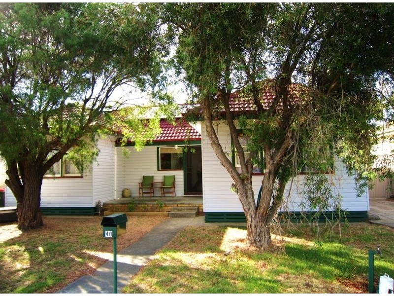 40 Benghasi Ave, Golden Square VIC 3555