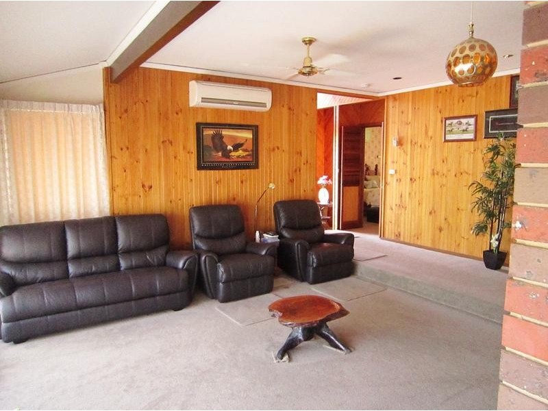 121 Olympic Parade, Kangaroo Flat VIC 3555