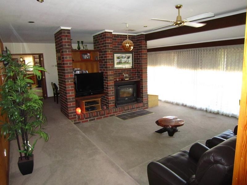 121 Olympic Parade, Kangaroo Flat VIC 3555