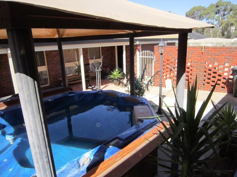 121 Olympic Parade, Kangaroo Flat VIC 3555