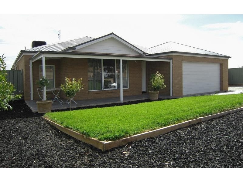 30 Highland Way, Maiden Gully VIC 3551