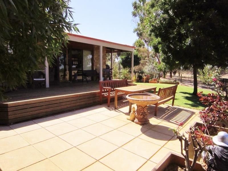 90 Cruikshank Drive, Bagshot VIC 3551