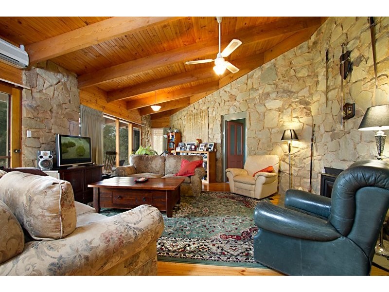 90 Cruikshank Drive, Bagshot VIC 3551