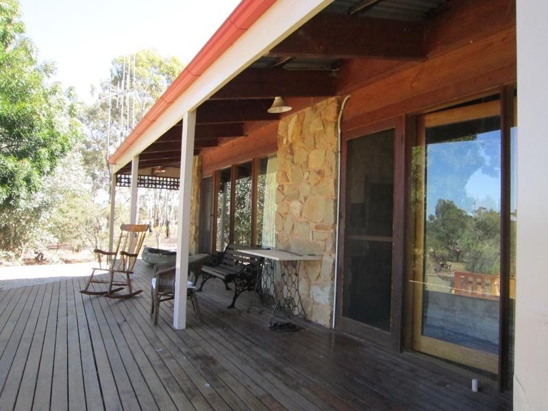 90 Cruikshank Drive, Bagshot VIC 3551