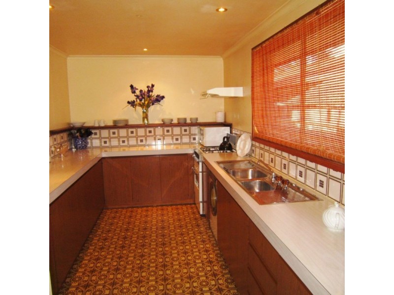 64 Gill Avenue, California Gully VIC 3556